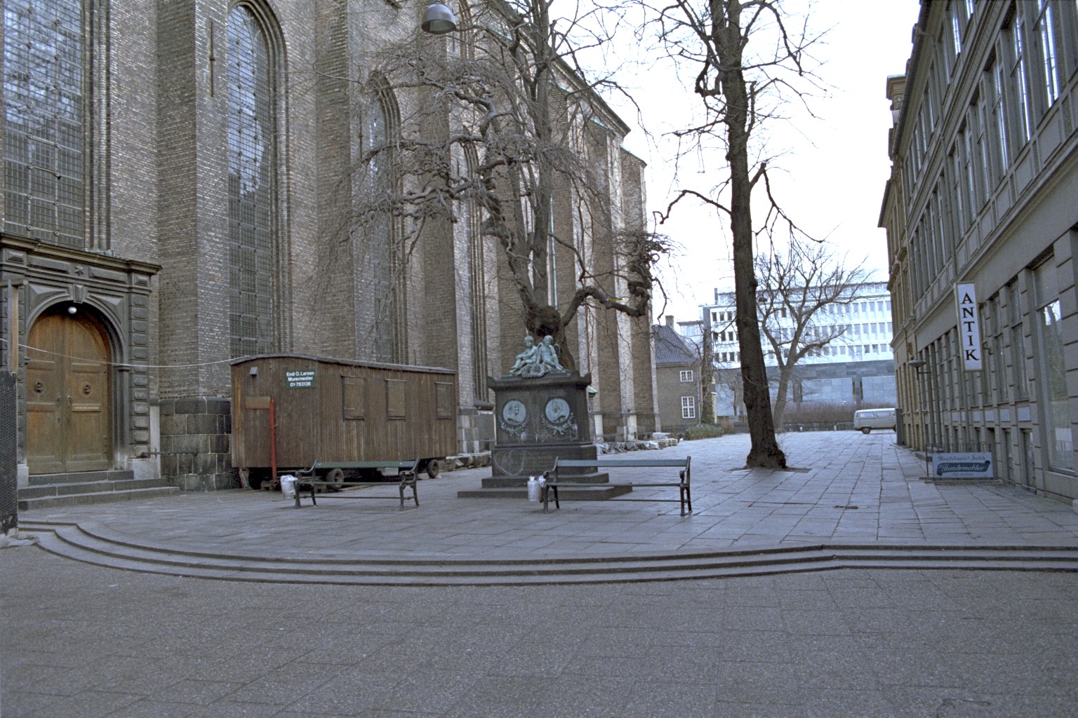 Við Þrenningarkirkju, København